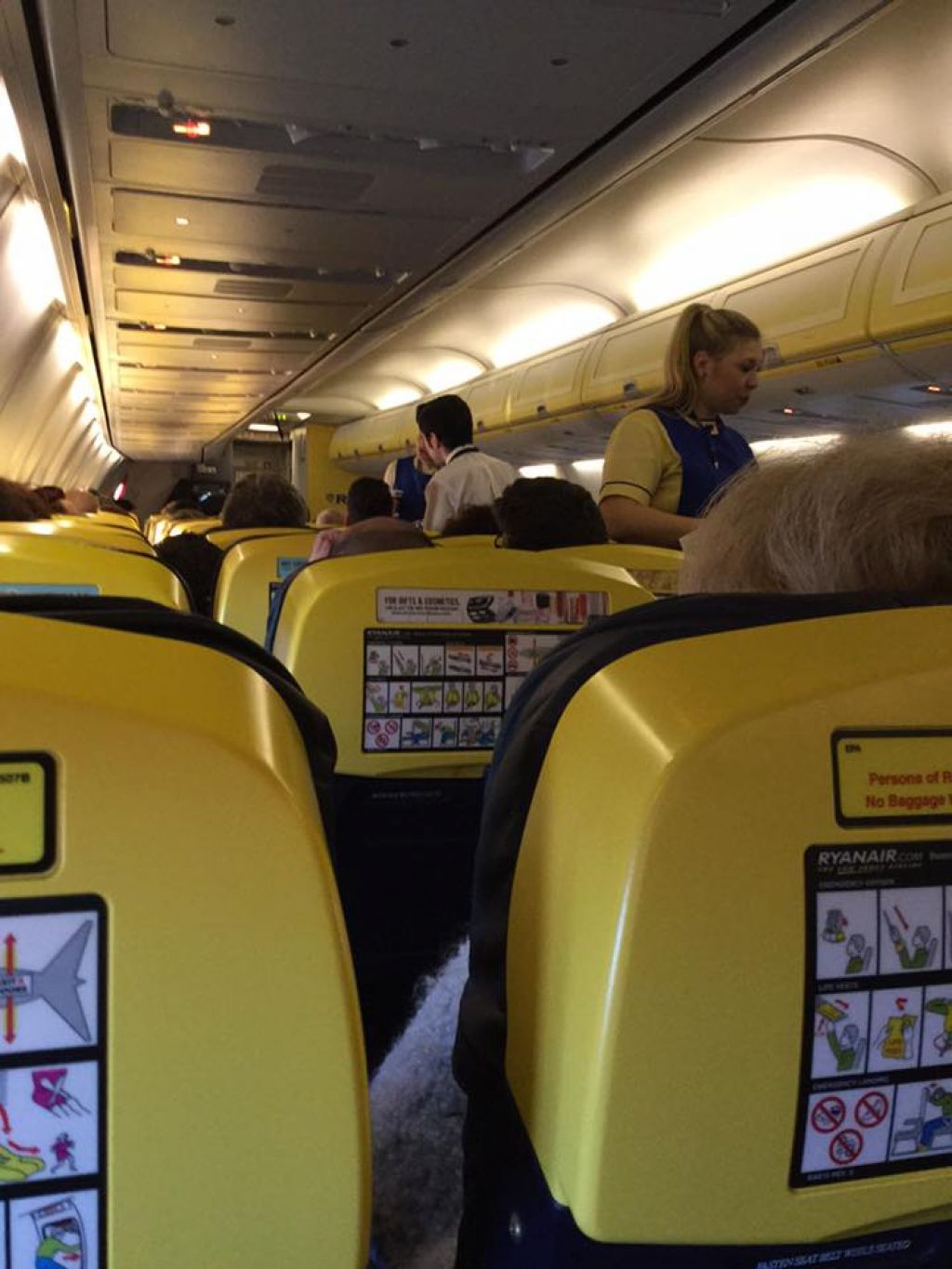 Kaos na Ryanairu: Britanec se je slačil in teroriziral potnike