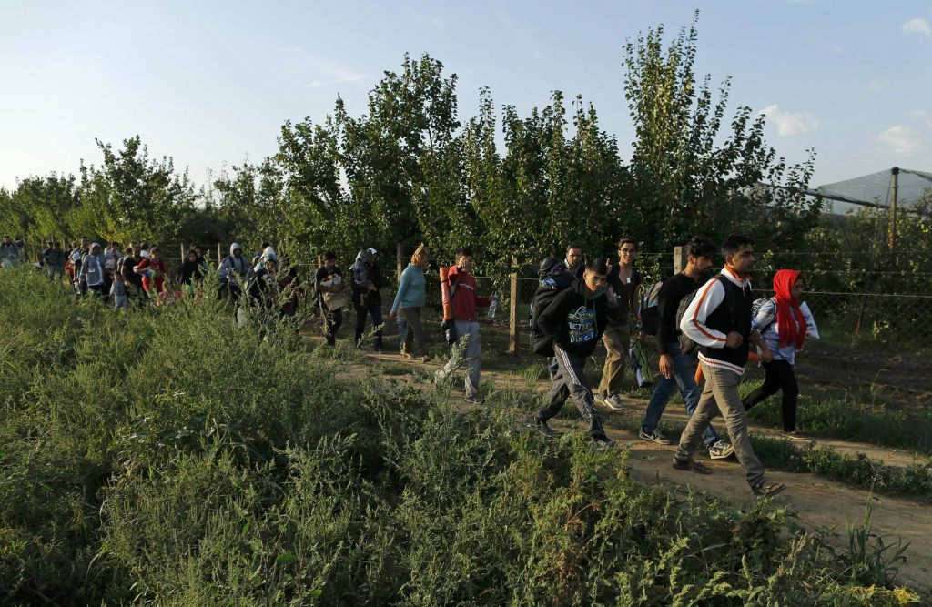 FOTO: Na naši južni meji do konca dneva 3000 beguncev?!