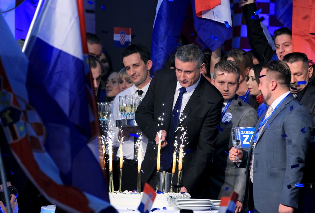 Hrvaška: premier Milanović poraženec, desnica slavila