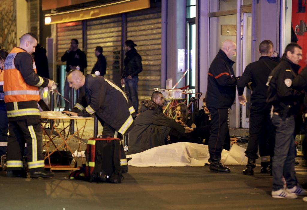 FOTO in VIDEO: Pariški pokol: kri, panika in strah 