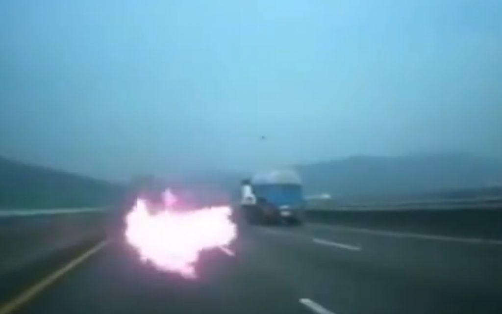 VIDEO: Zagorel med vožnjo po avtocesti
