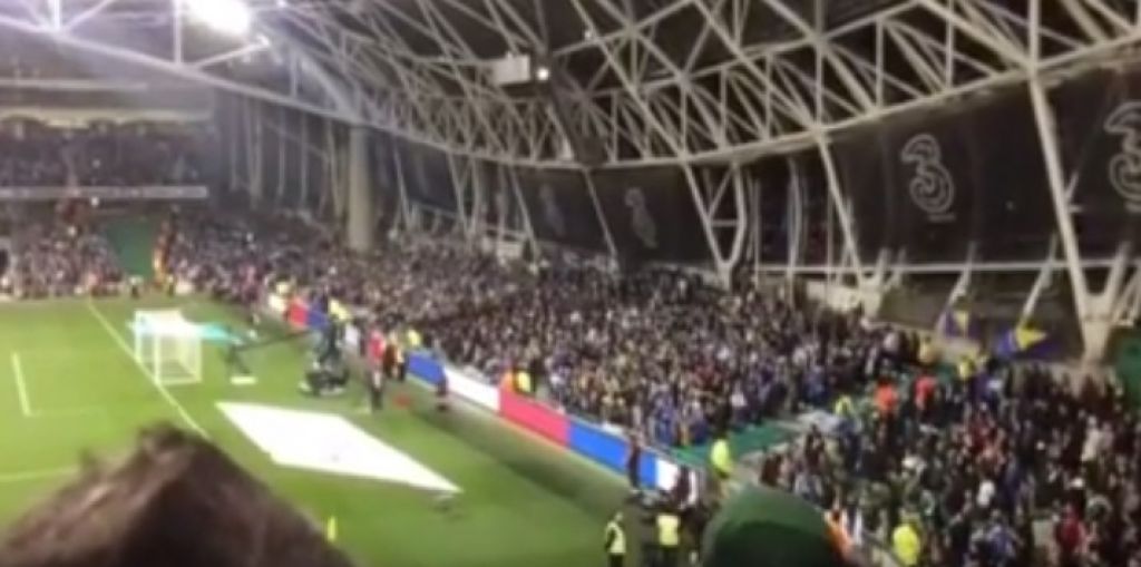 VIDEO: Peščica bosanskih in turških navijačev grdo izkoristila minuto molka