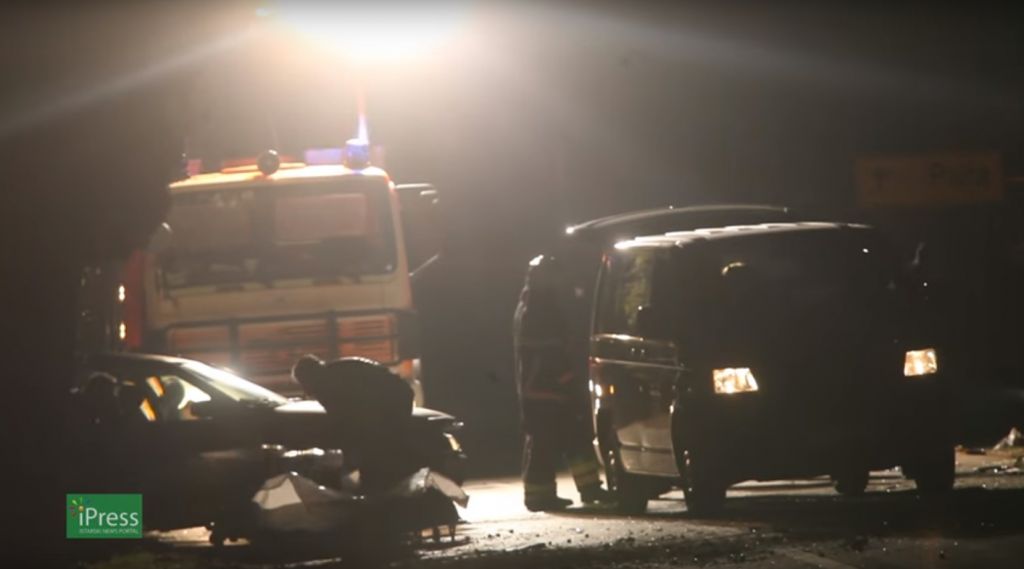 VIDEO: Huda nesreča: 17-letnici umrli, fanta rešil objem