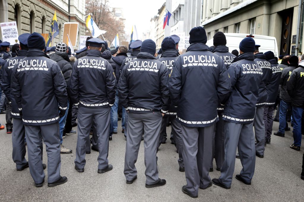 Nezadovoljstvo vse večje: policisti napovedali stavko
