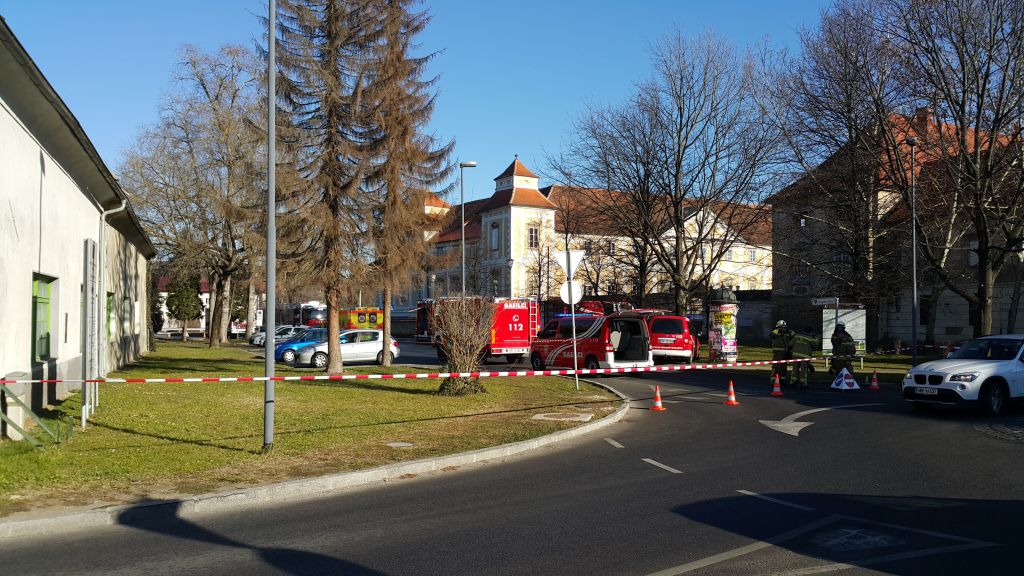 FOTO: Kaj se dogaja v Slovenski Bistrici? »Gasilci ne dajejo izjav«