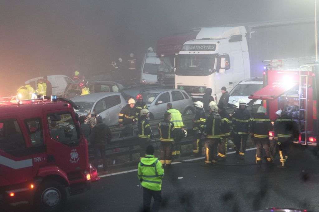 FOTO: Junak skočil iz vozila in preprečil še večjo tragedijo
