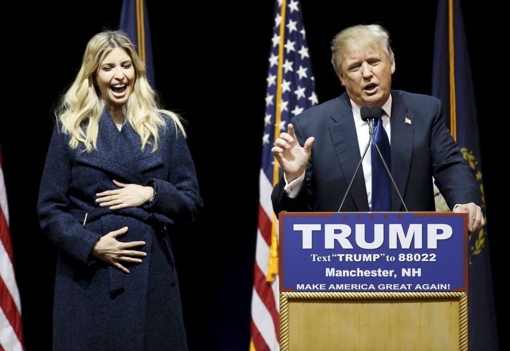 FOTO: Kdo je blondinka, ki je zasenčila Trumpovo Melanio?