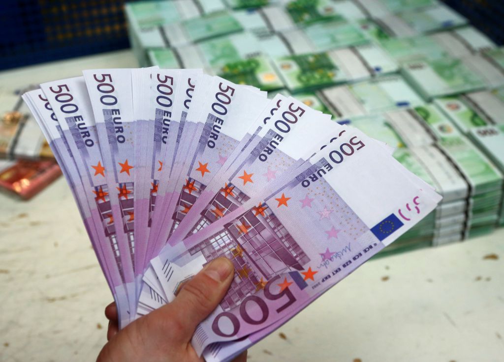 Uslužbenec NLB ukradel dva milijona evrov