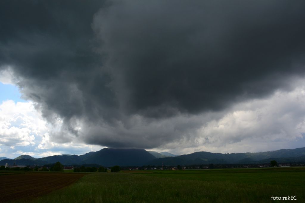 FOTO: Sodni dan? Taki oblaki so se zgrnili nad Slovenijo