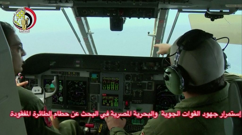 Pred strmoglavljenjem egiptovskega letala detektorji zaznali dim