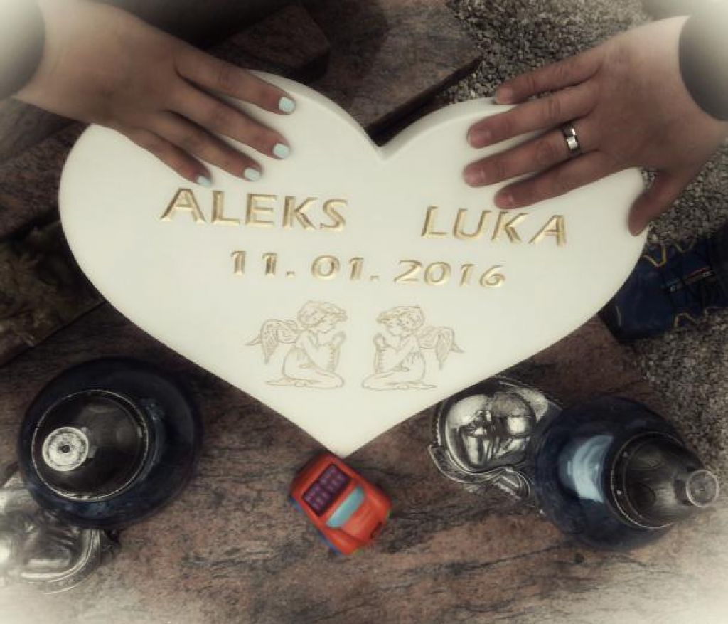 Mama Aleksa in Luke: Umrla sta mi otroka in jaz naj bi odšla na dopust?