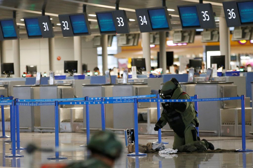 FOTO: Eksplozija na letališču, najmanj trije ranjeni