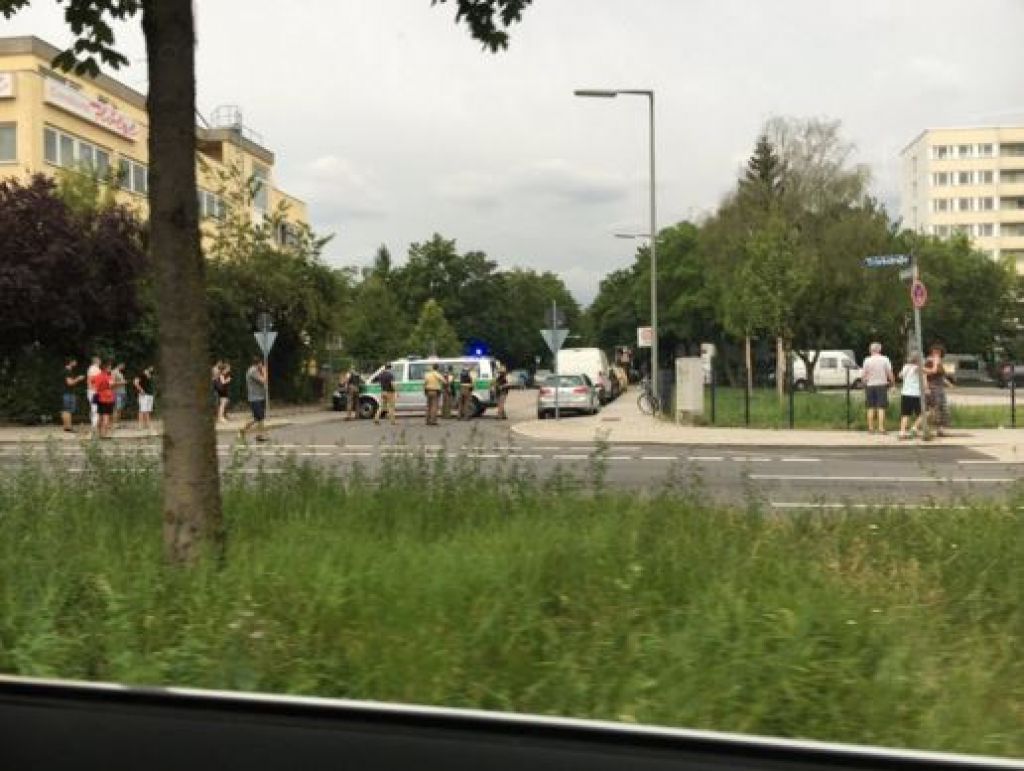 Streli v nakupovalnem centru v Münchnu: policija posreduje