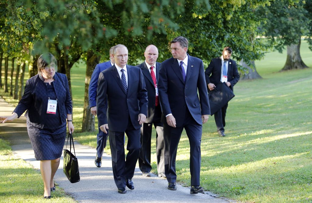 FOTO in VIDEO: Tako sta se Putin in Pahor sprehajala pred večerjo