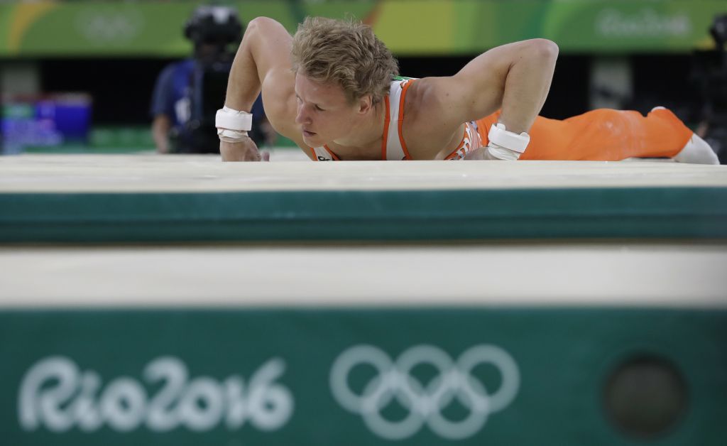 VIDEO: Gledalci v šoku, zlati olimpijec grdo padel in obležal