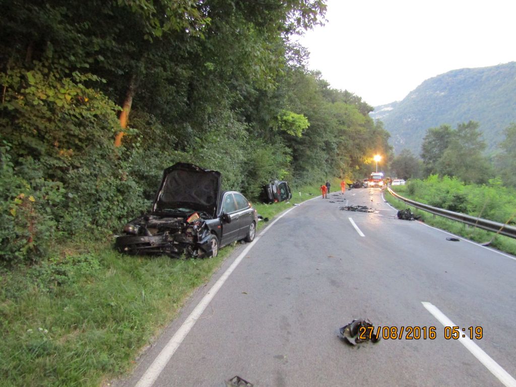 FOTO: Dva voznika zjutraj te nesreče nista preživela