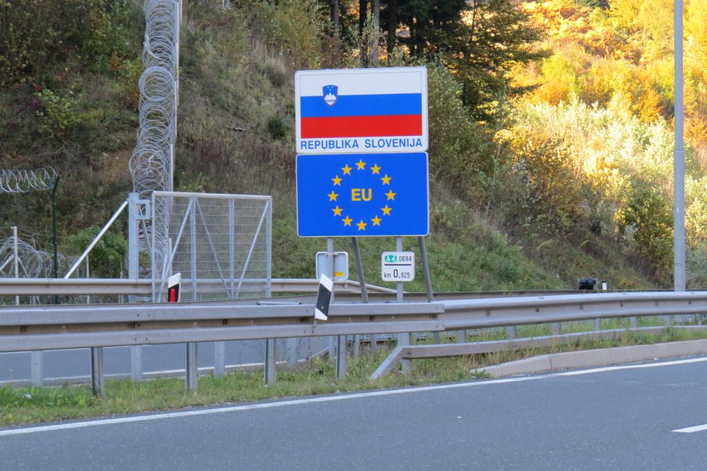 Tujci čez slovensko mejo