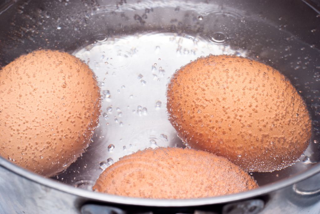 Kako jedilna soda olajša kuhanje jajc