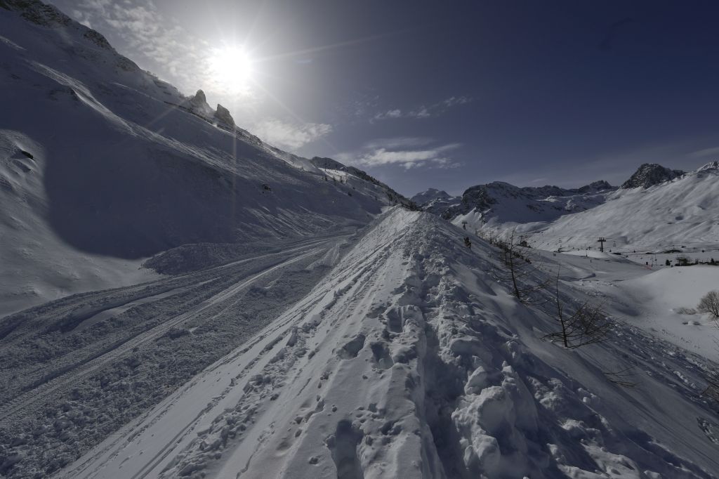 FOTO: Plaz v Alpah pod seboj pokopal več smučarjev