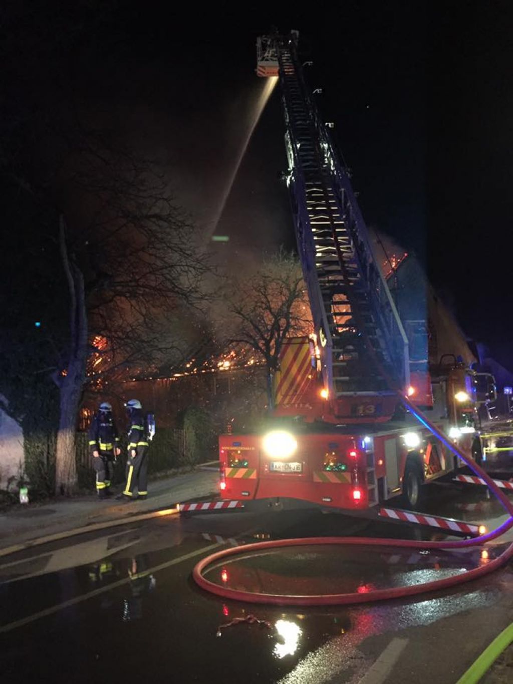 FOTO: Gasili so požar, ko je vanje trčilo vozilo