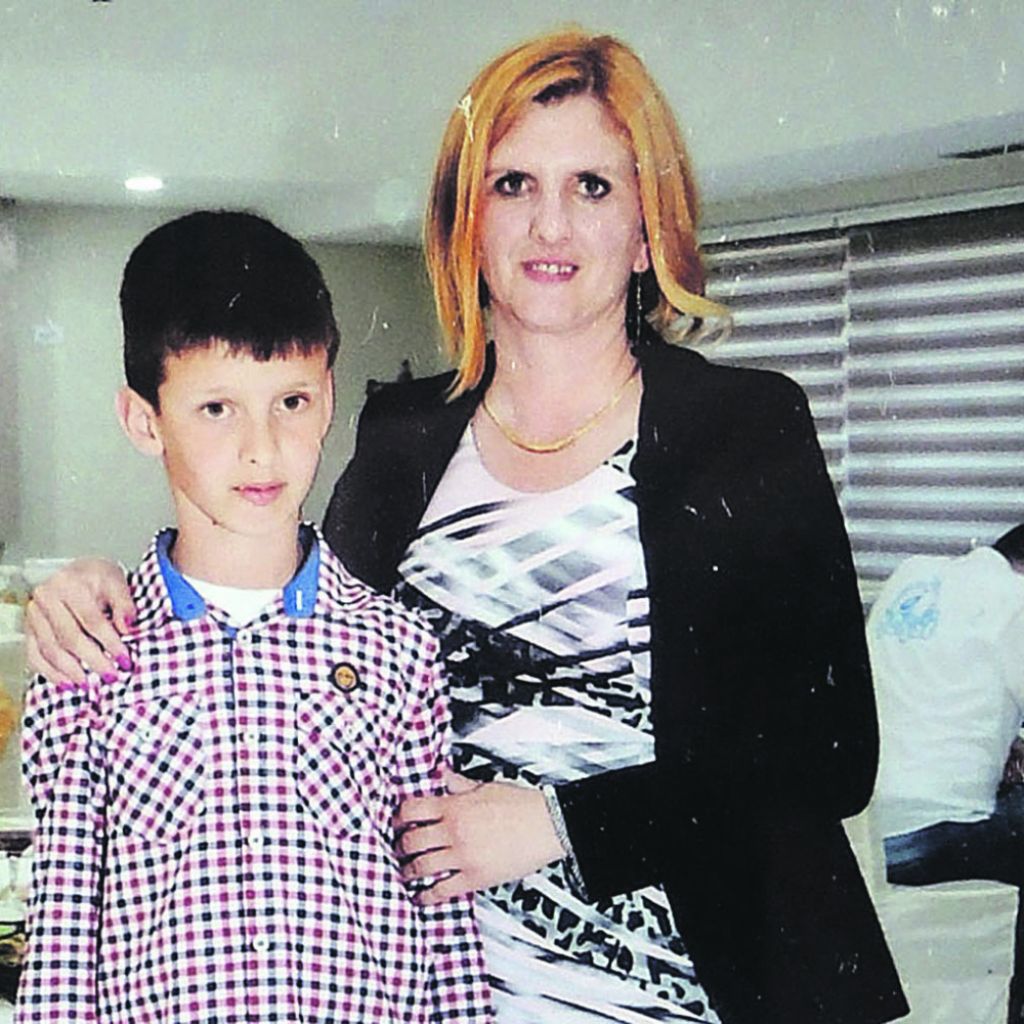 Pijani voznik audija: Aleksandar (12) v bolnišnici, Marijana in Milan umrla takoj