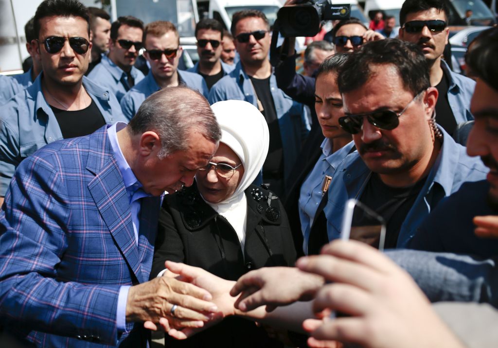 Erdoganu absolutna oblast! Prišlo je do zmešnjave z glasovalnimi pečati