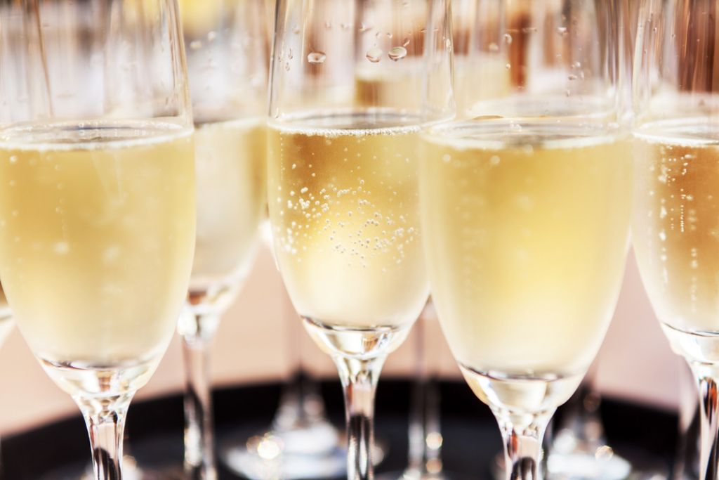 Lahko šampanjec prepreči alzheimerjevo bolezen?