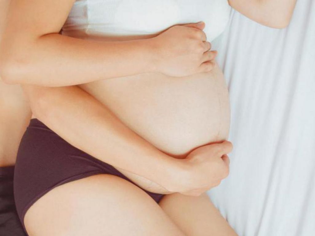 Lahko orgazem v nosečnosti škodi?