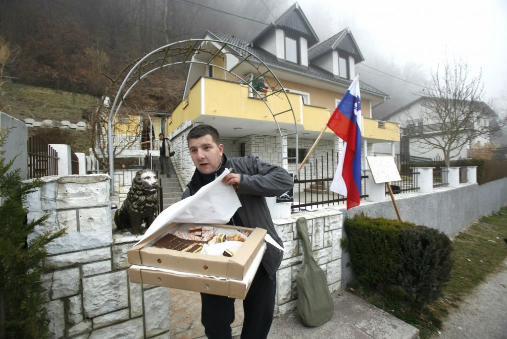 Dom so jim prodali na dražbi zaradi 124 evrov dolga, zdaj mora Slovenija plačati odškodnino