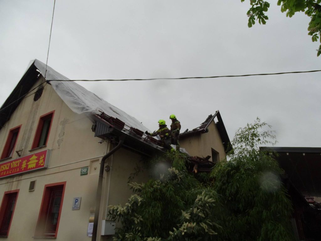 FOTO: Znana ljubljanska restavracija v plamenih
