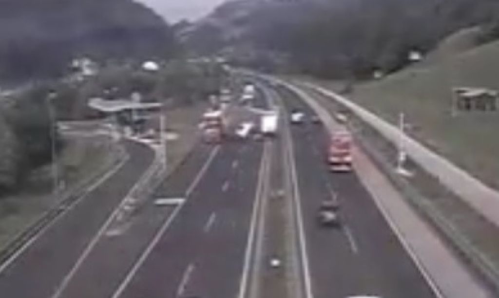 VIDEO: Groza na štajerki: tako je prevrnilo tovorno vozilo