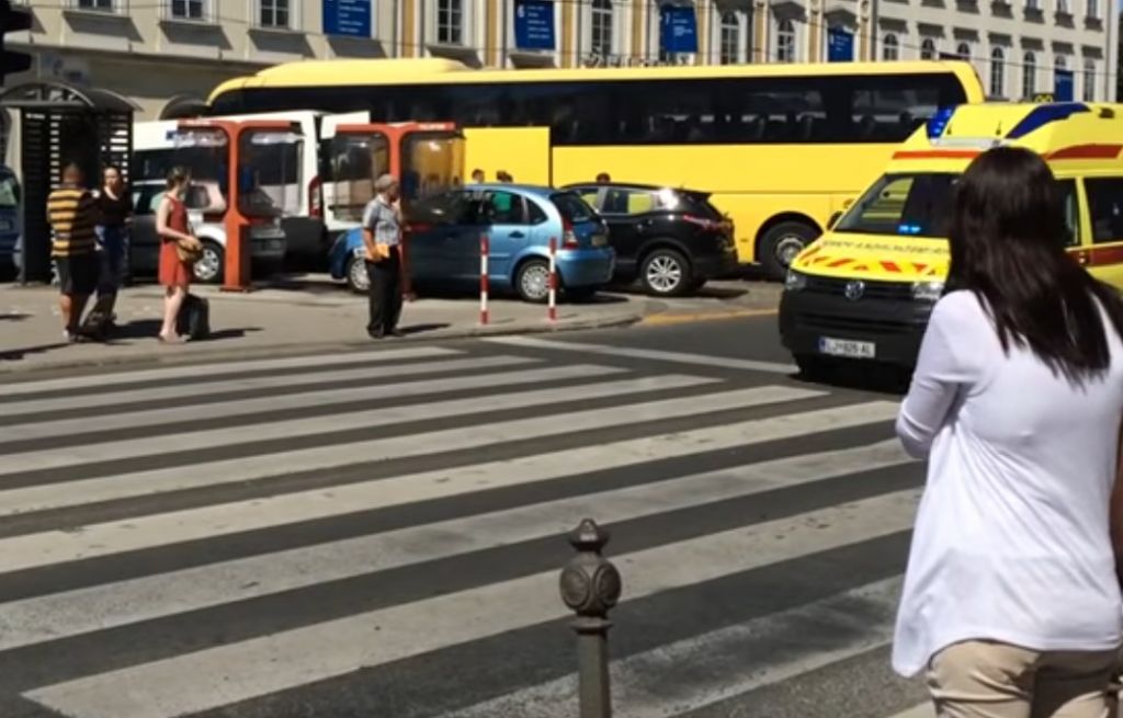 VIDEO: Joško Joras ujet v prestolnici, potem je prišel rešilec