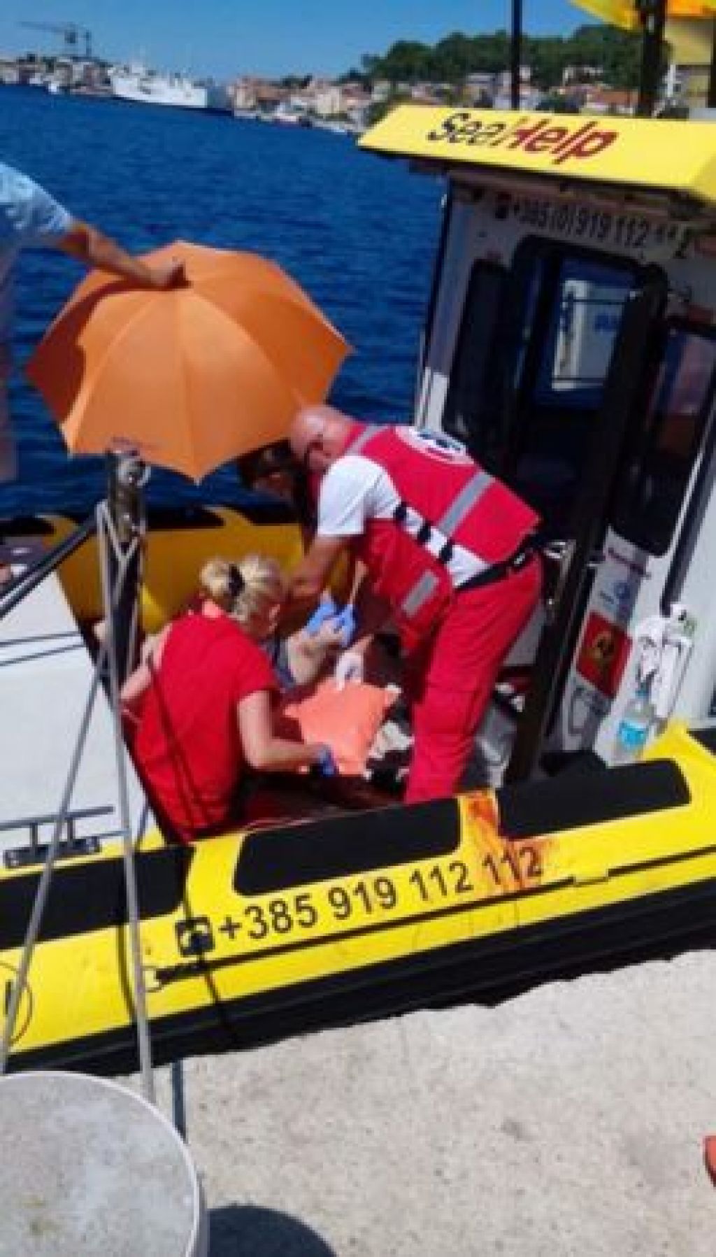 FOTO: Drama na morju: gliser hudo poškodoval 37-letnika