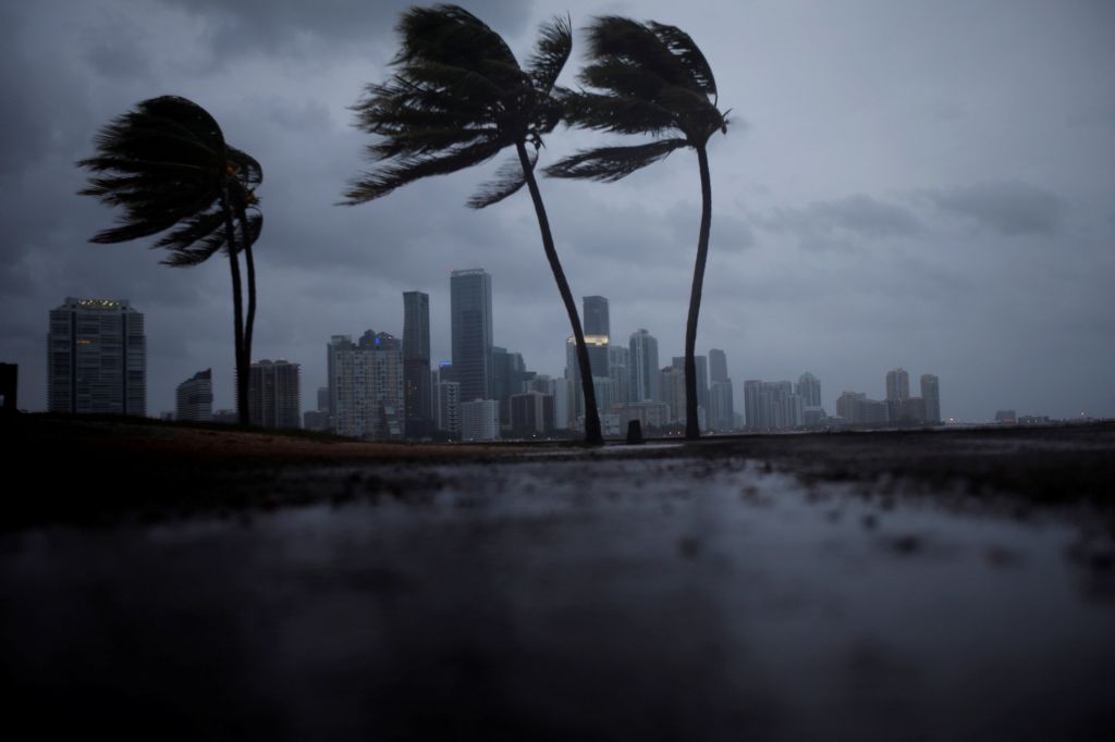 VIDEO: Zmeda na Floridi, Irma spremenila smer