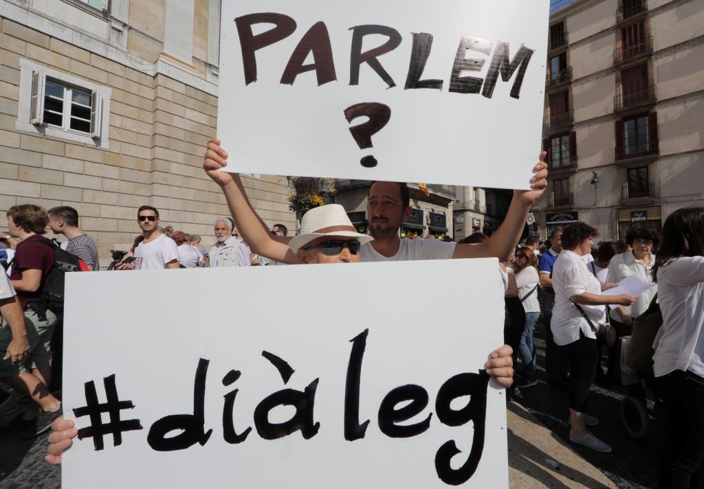 FOTO in VIDEO: Katalonci v belem za samostojnost, danes nobelovec proti