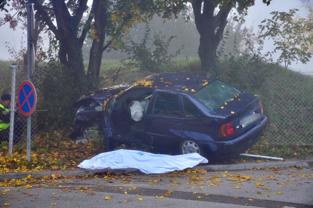 FOTO: To so posledice nesreče, v kateri je umrl voznik