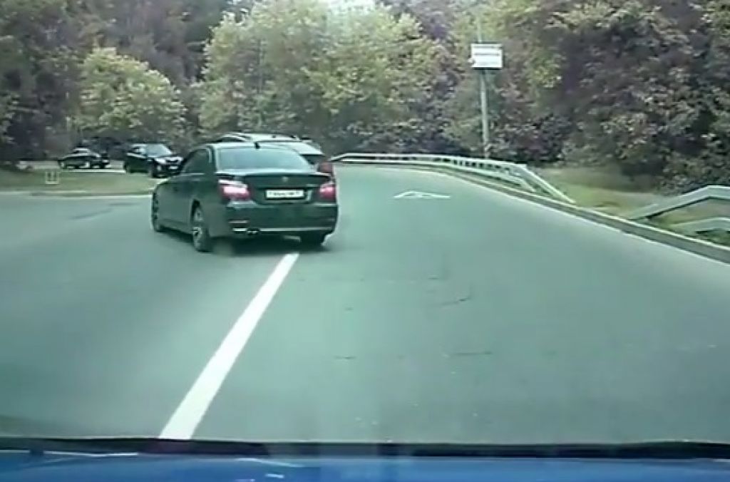 VIDEO: Voznika je doletela karma