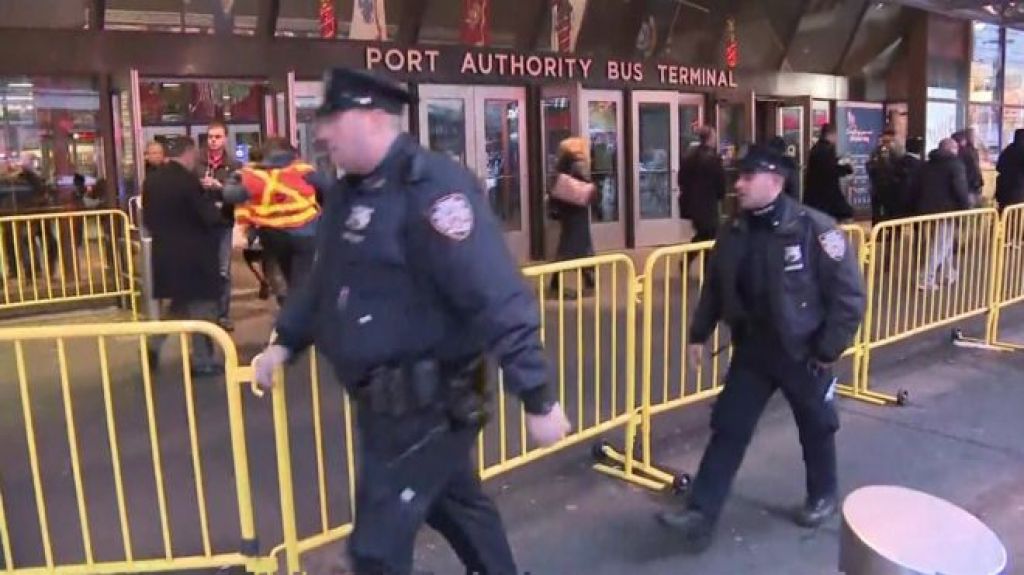 VIDEO: Eksplozija v New Yorku, turisti bežijo