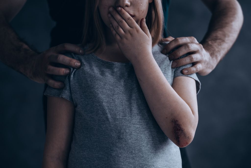 Avstralija v šoku: zlorabljenih več tisoč otrok