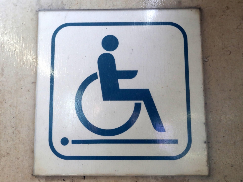 Po klicu z Novic našli rešitev za invalide in mamice z vozički
