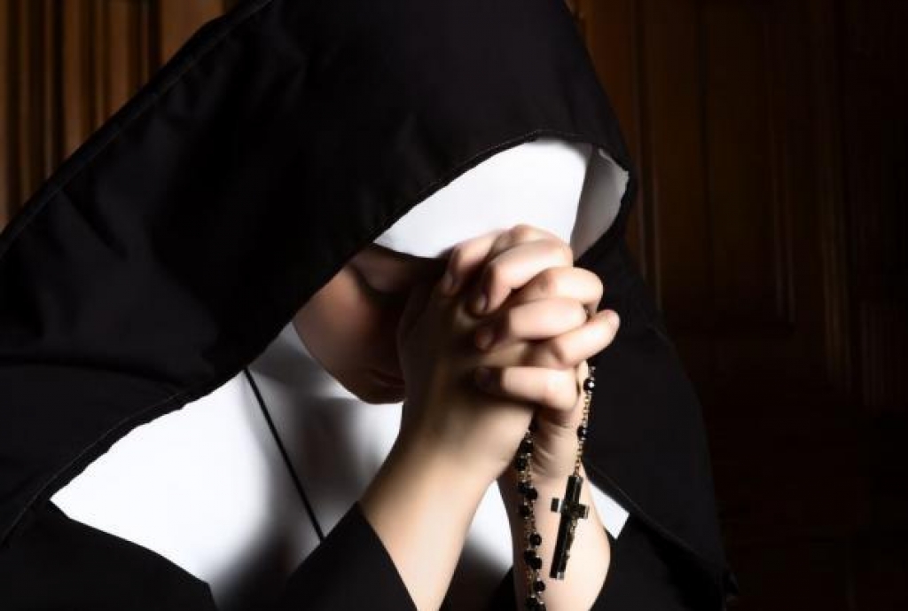 Bog nuni naročil, naj ostane v razpuščenem samostanu