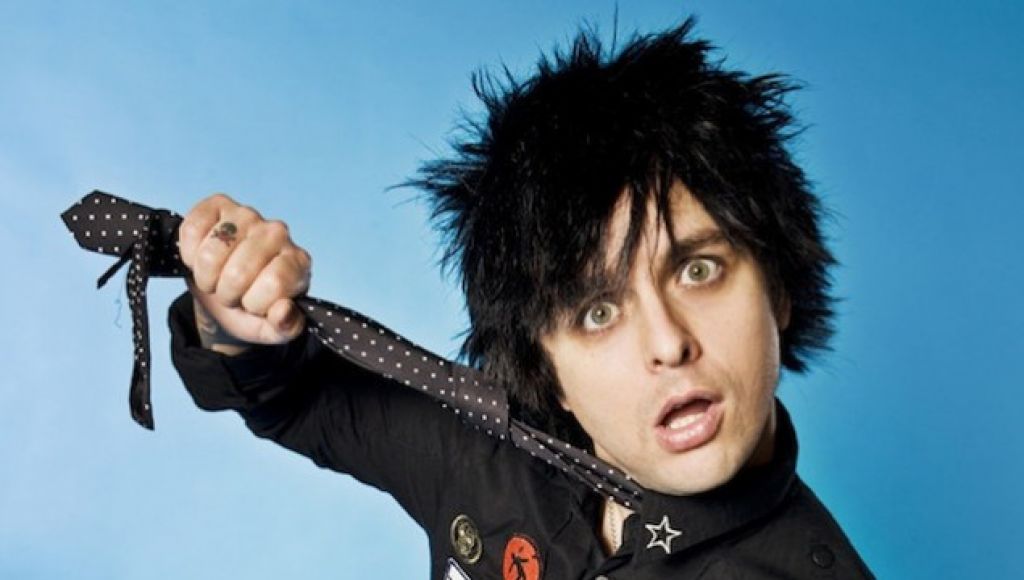 Garanje skupine Green Day  zlomilo punkovskega pevca