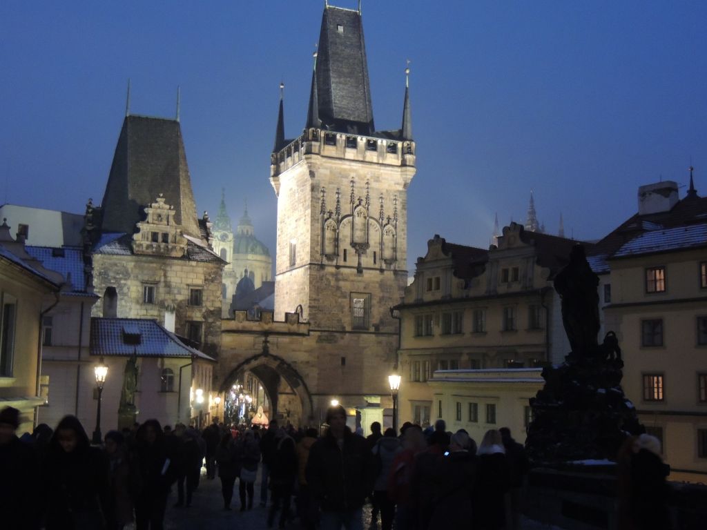 Praga je čarobna tudi v dežju in ledu