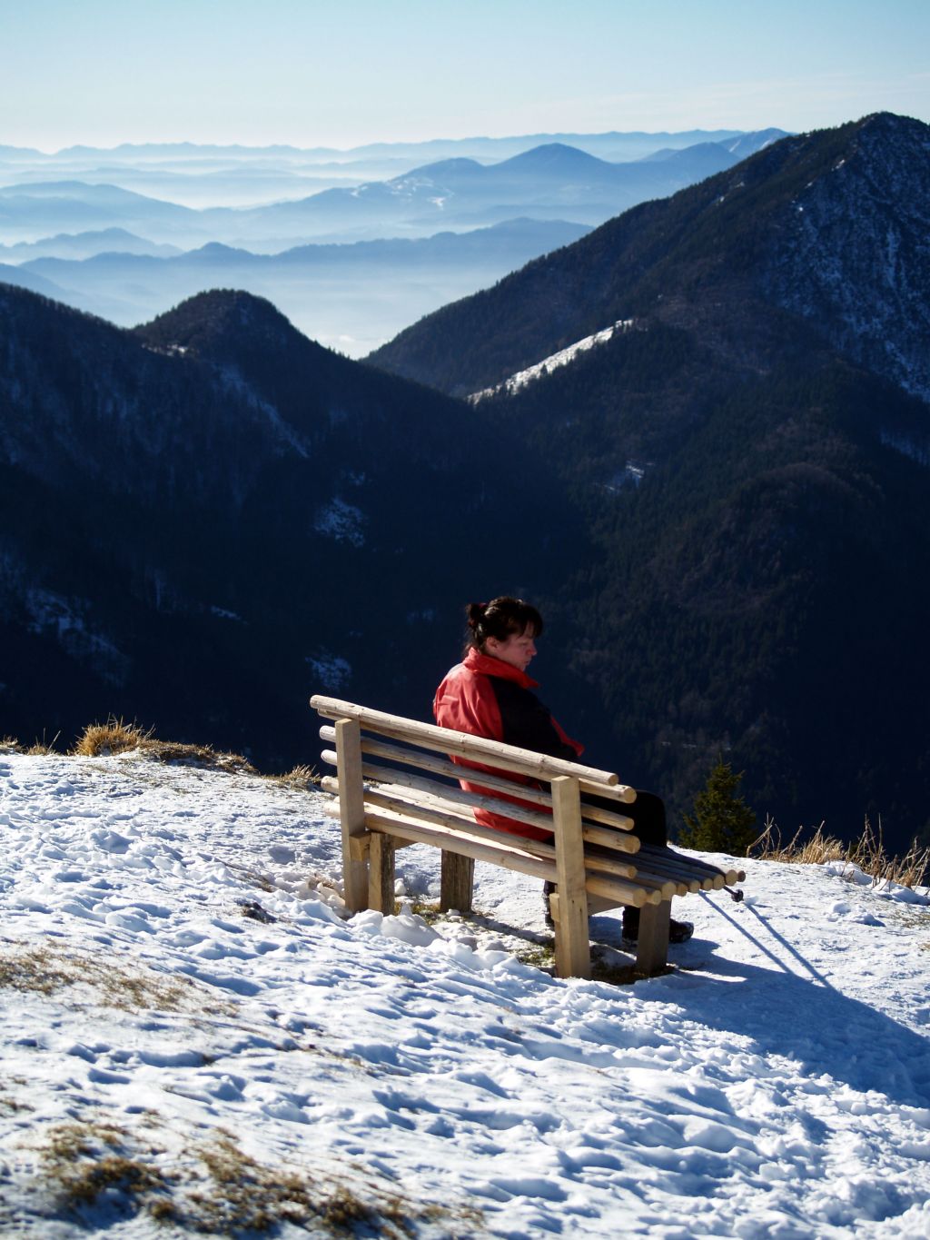 Prekrasen osamljen vrh za Storžičem