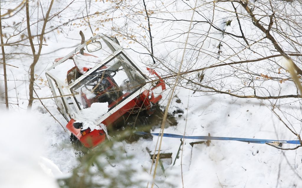 Tinko v traktor, v sneg in v smrt