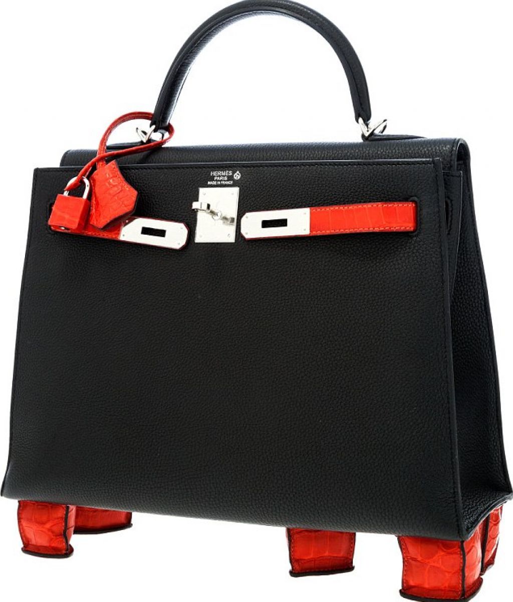 Črno-rdeča torbica za 125.000 dolarjev
