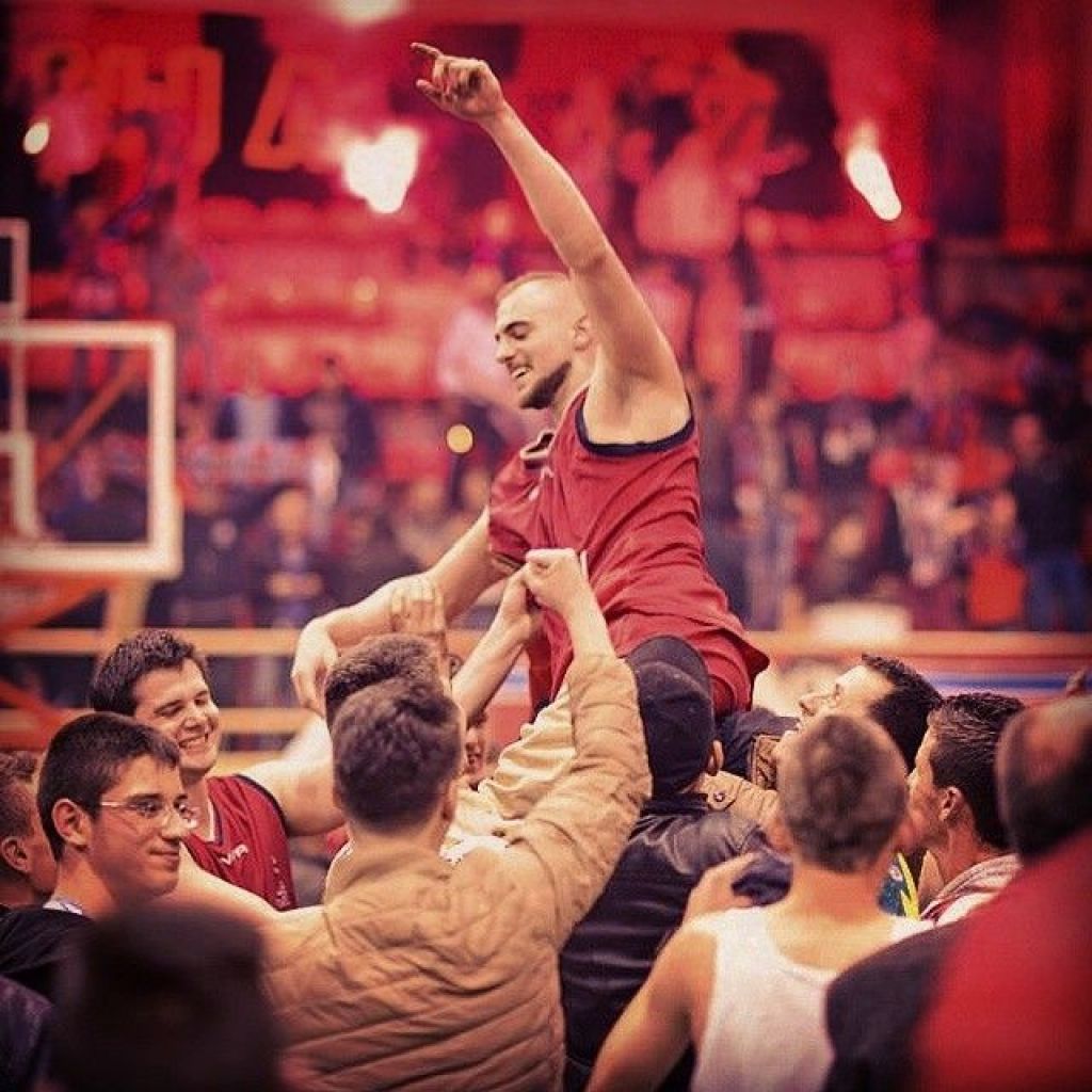 Ogenj albanskega prvaka