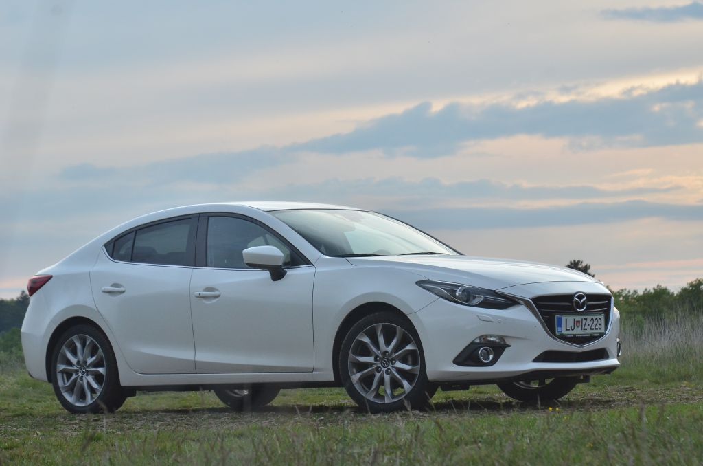 Mazda3: Limuzinska trojka  iz Japonske