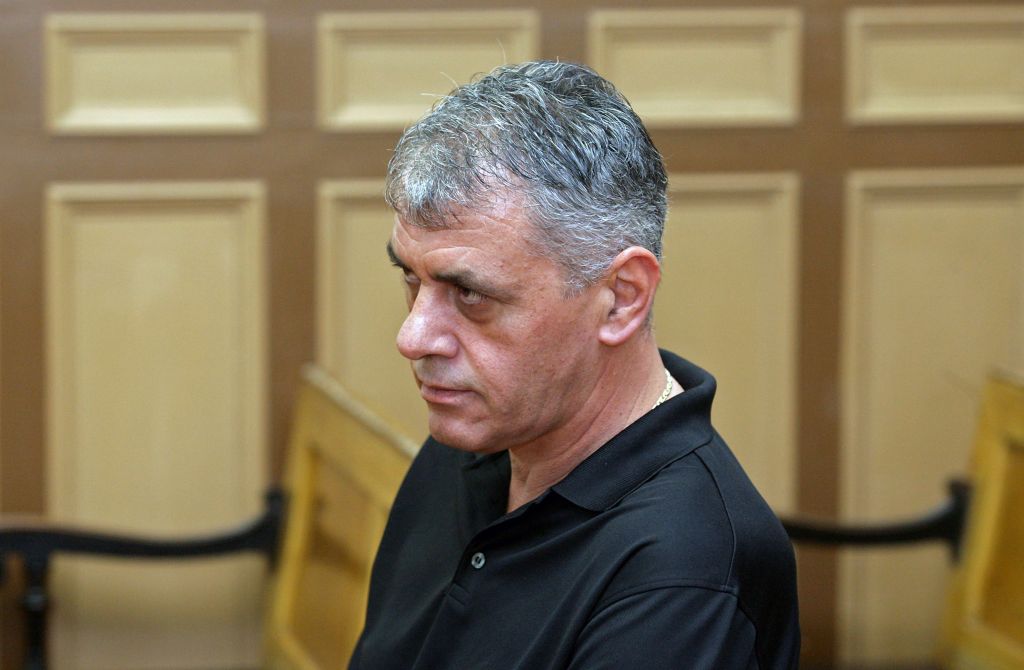 Vukašin Jovović, ki je streljal in pobegnil,  od države zahteva denar