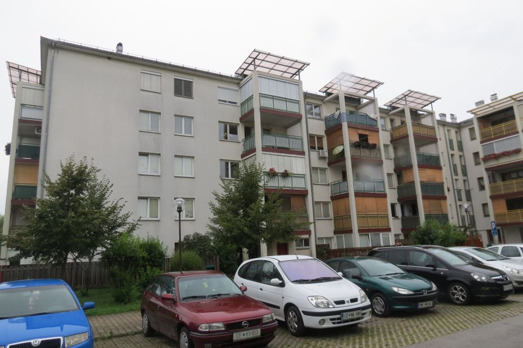S hčerko nimata niti za topli obrok